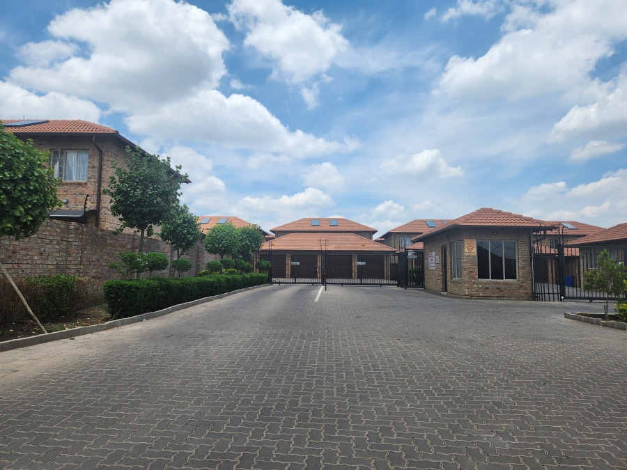 3 Bedroom Property for Sale in Annlin Gauteng