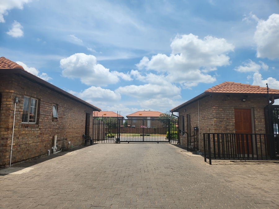 3 Bedroom Property for Sale in Annlin Gauteng