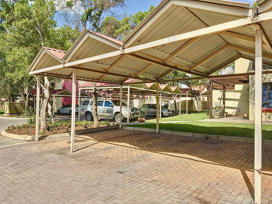 1 Bedroom Property for Sale in Hazeldean Gauteng