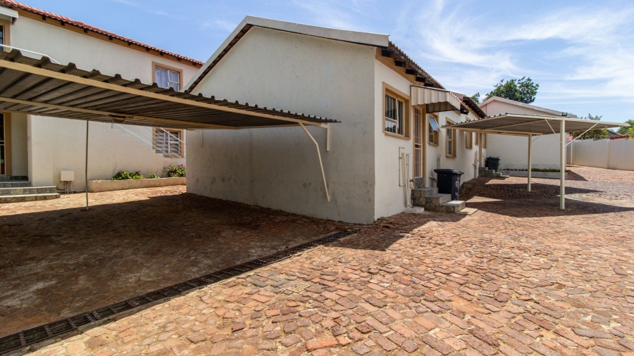 10 Bedroom Property for Sale in Mondeor Gauteng