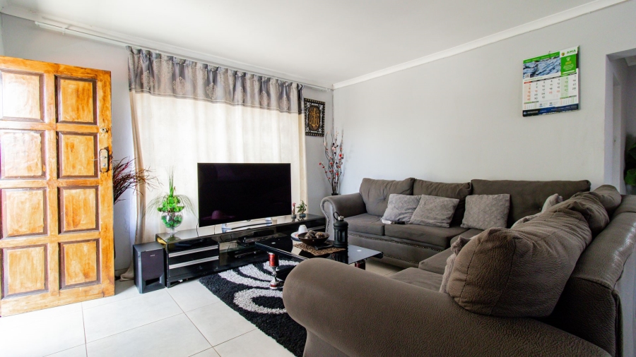 10 Bedroom Property for Sale in Mondeor Gauteng