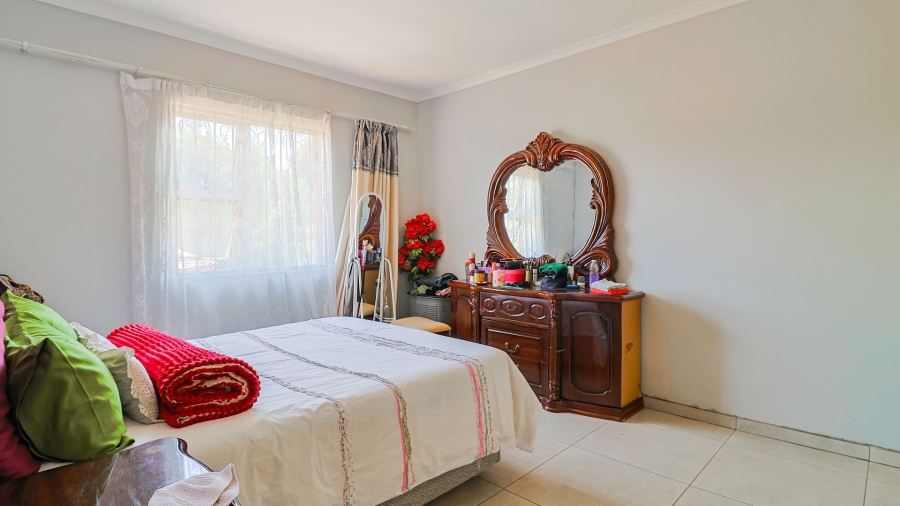 10 Bedroom Property for Sale in Mondeor Gauteng