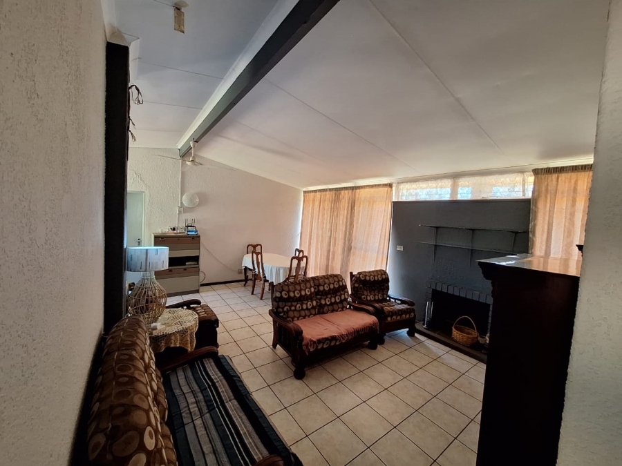 4 Bedroom Property for Sale in Westonaria Gauteng