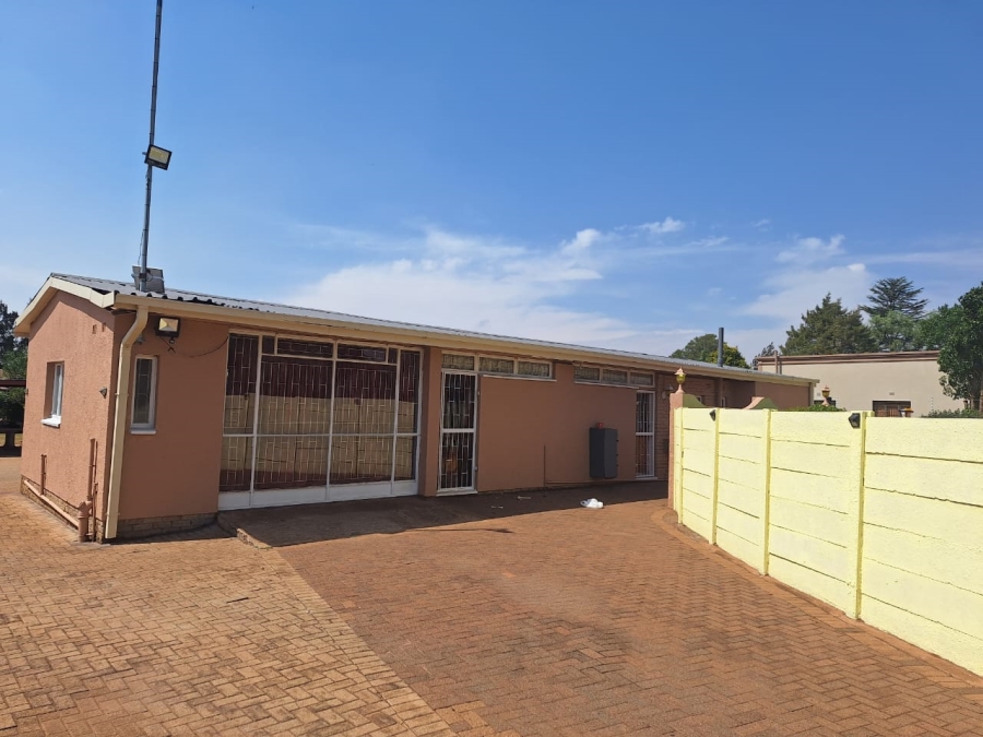 4 Bedroom Property for Sale in Westonaria Gauteng