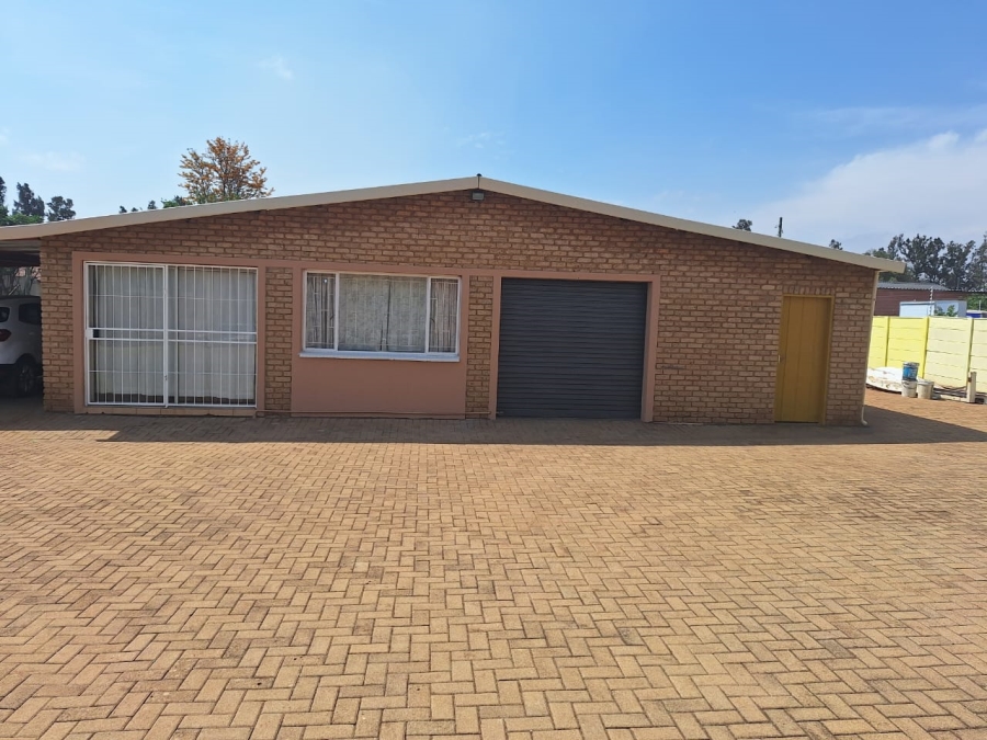 4 Bedroom Property for Sale in Westonaria Gauteng