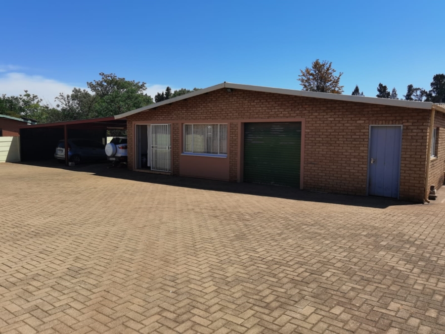 4 Bedroom Property for Sale in Westonaria Gauteng