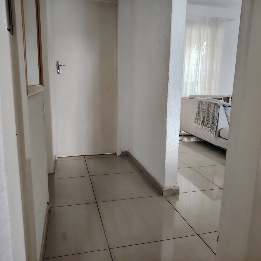 2 Bedroom Property for Sale in Vorna Valley Gauteng