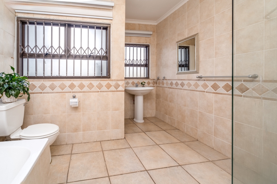 To Let 7 Bedroom Property for Rent in Northcliff Gauteng