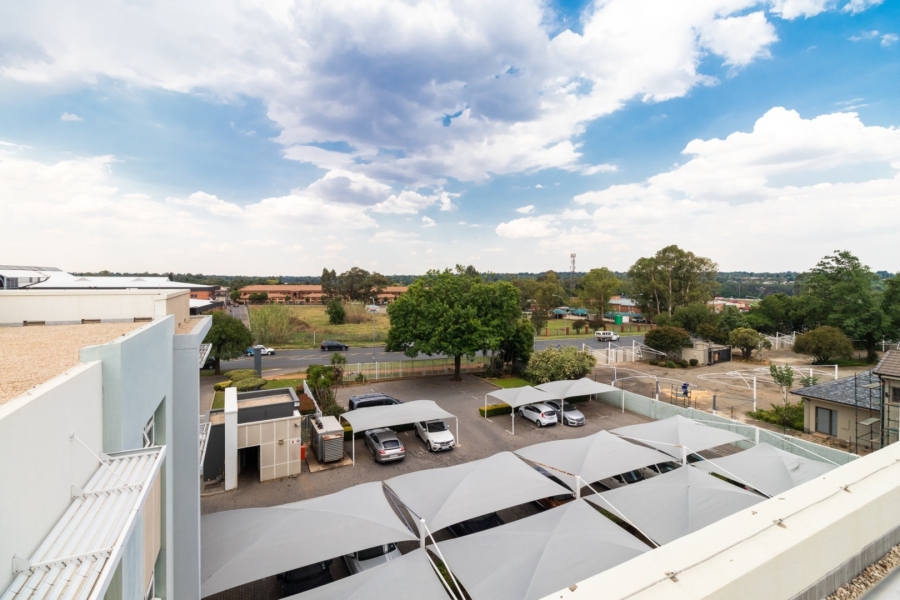 To Let commercial Property for Rent in Lakefield Gauteng