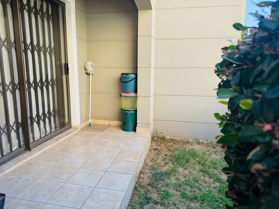 To Let 1 Bedroom Property for Rent in Halfway House Gauteng