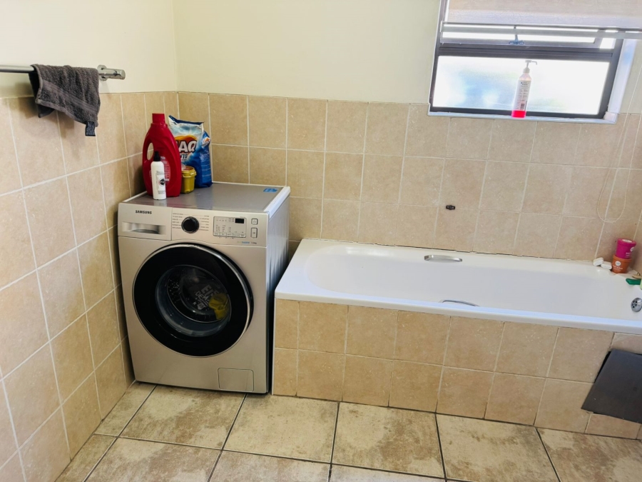 To Let 1 Bedroom Property for Rent in Halfway House Gauteng