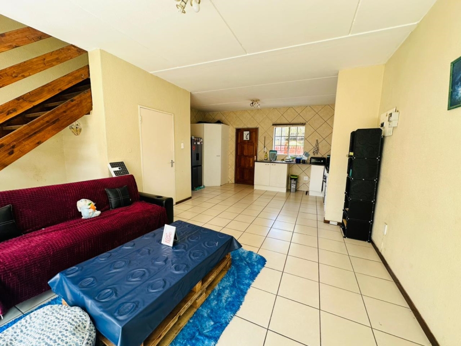 To Let 2 Bedroom Property for Rent in Weltevreden Park Gauteng