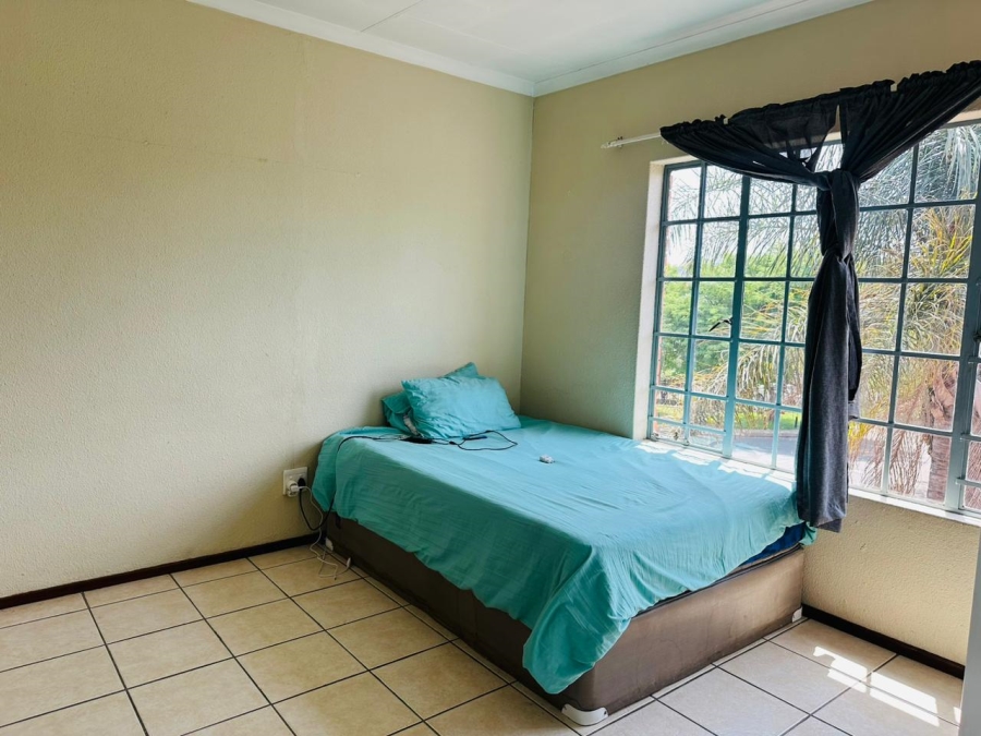 To Let 2 Bedroom Property for Rent in Weltevreden Park Gauteng