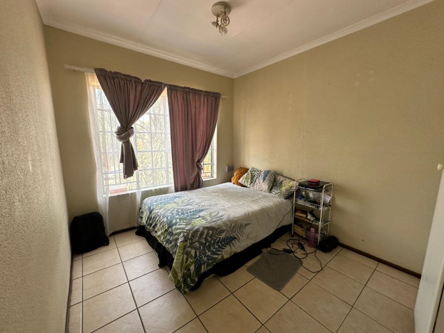 To Let 2 Bedroom Property for Rent in Weltevreden Park Gauteng