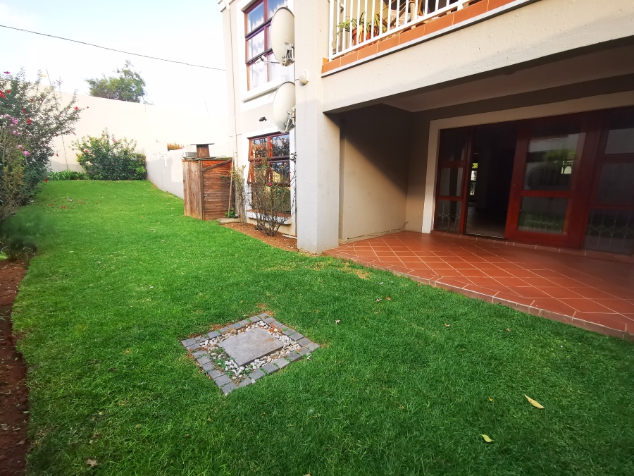 To Let 2 Bedroom Property for Rent in Bryanston Gauteng