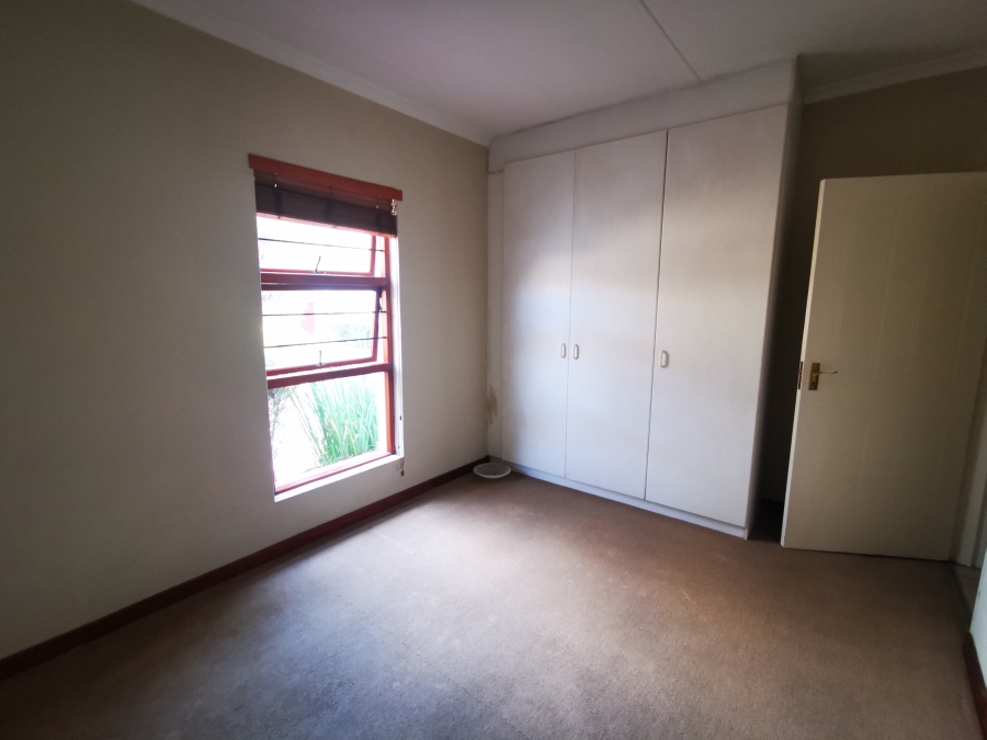 To Let 2 Bedroom Property for Rent in Bryanston Gauteng