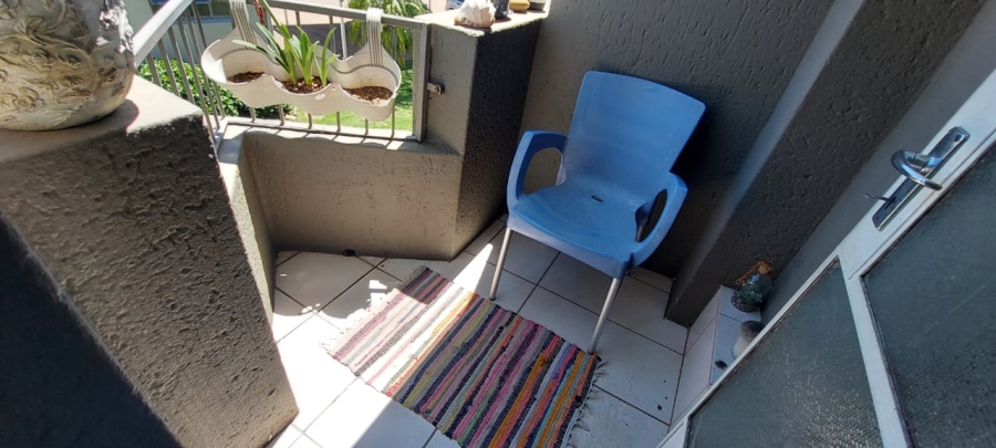 2 Bedroom Property for Sale in Weltevreden Gauteng