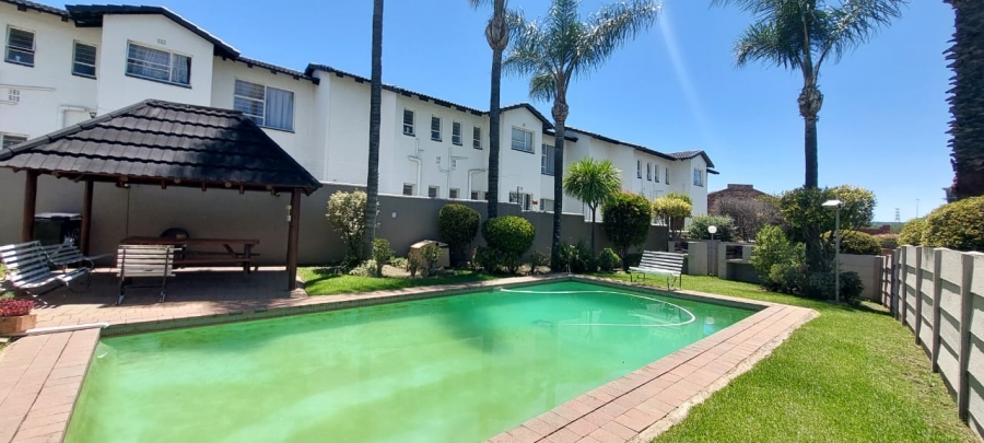 2 Bedroom Property for Sale in Weltevreden Gauteng