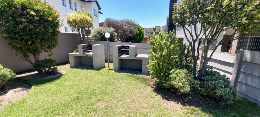 2 Bedroom Property for Sale in Weltevreden Gauteng