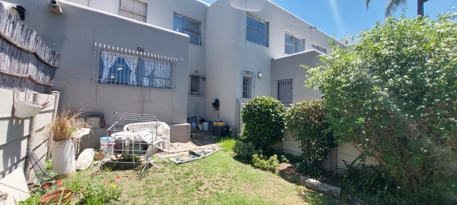 2 Bedroom Property for Sale in Weltevreden Gauteng