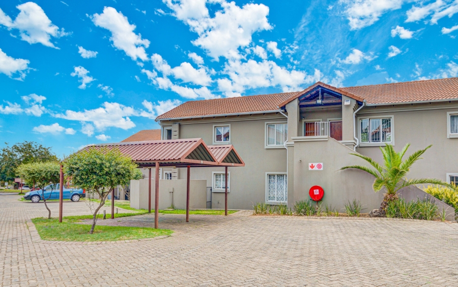 2 Bedroom Property for Sale in Vorna Valley Gauteng