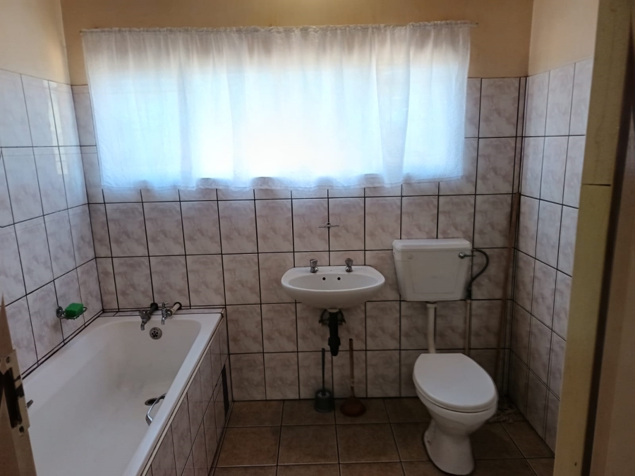 To Let 3 Bedroom Property for Rent in Kookrus Gauteng