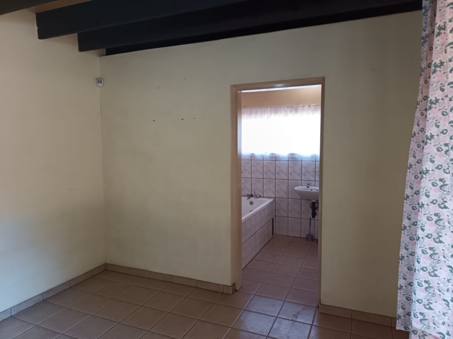 To Let 3 Bedroom Property for Rent in Kookrus Gauteng