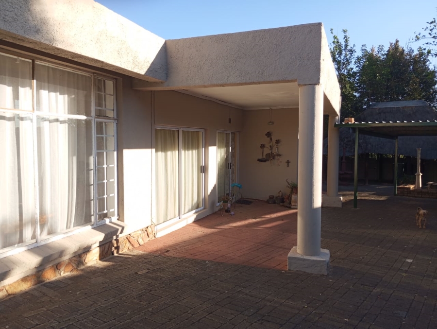 3 Bedroom Property for Sale in Kenmare Gauteng