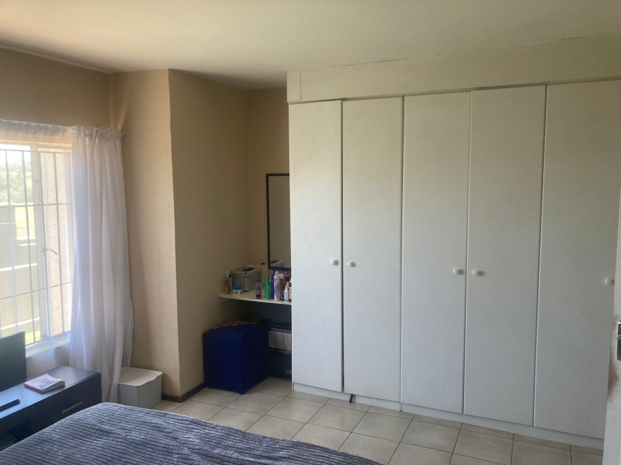 2 Bedroom Property for Sale in Willowbrook Gauteng