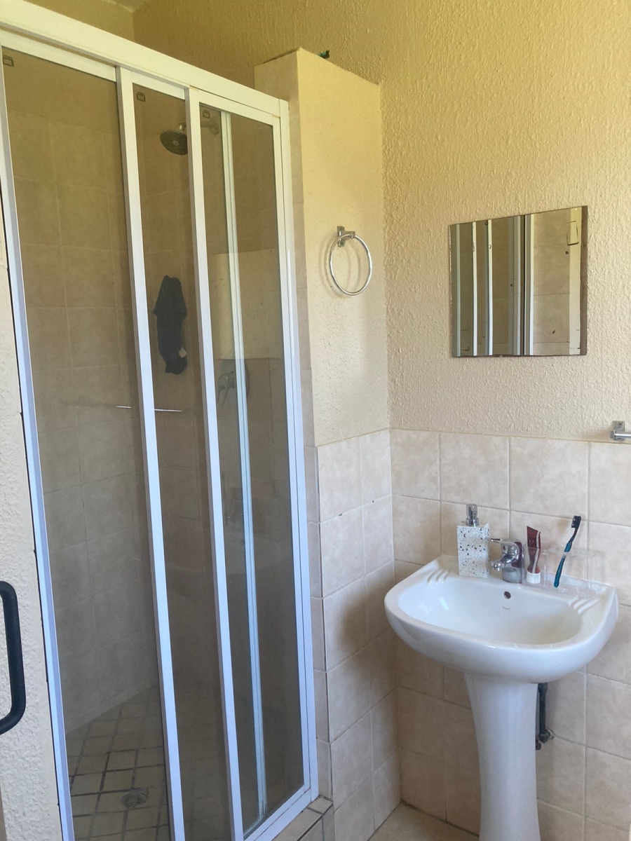 2 Bedroom Property for Sale in Willowbrook Gauteng