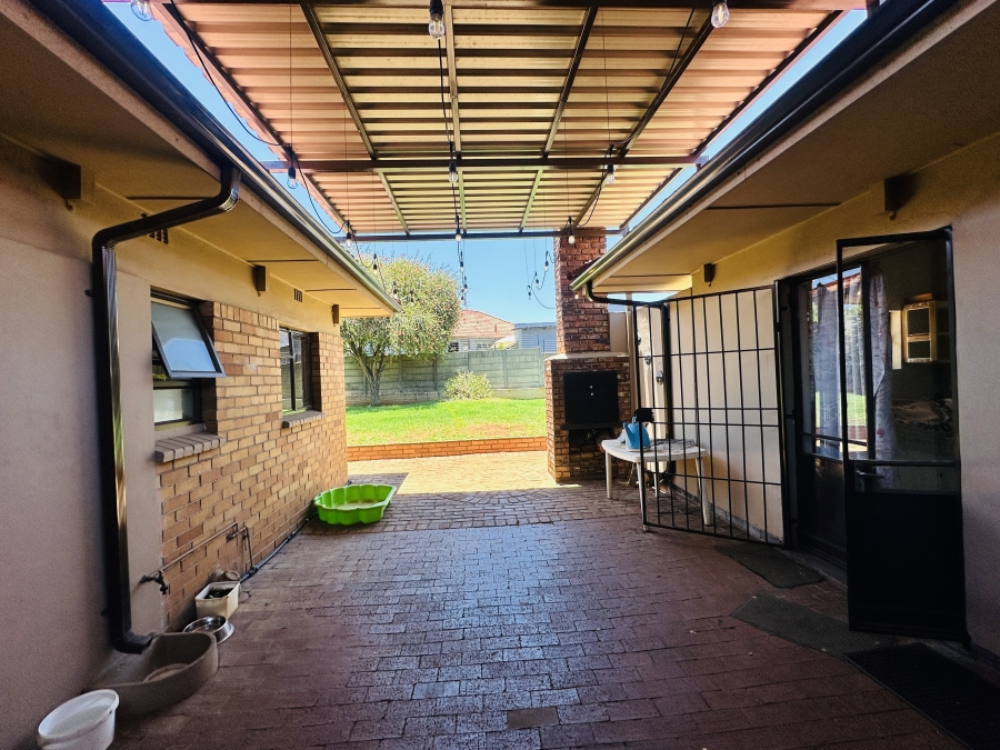 4 Bedroom Property for Sale in Florentia Gauteng