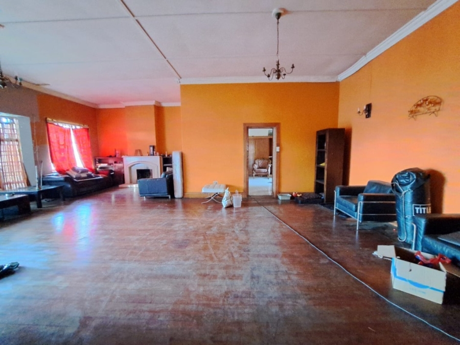 5 Bedroom Property for Sale in Salies Village Gauteng