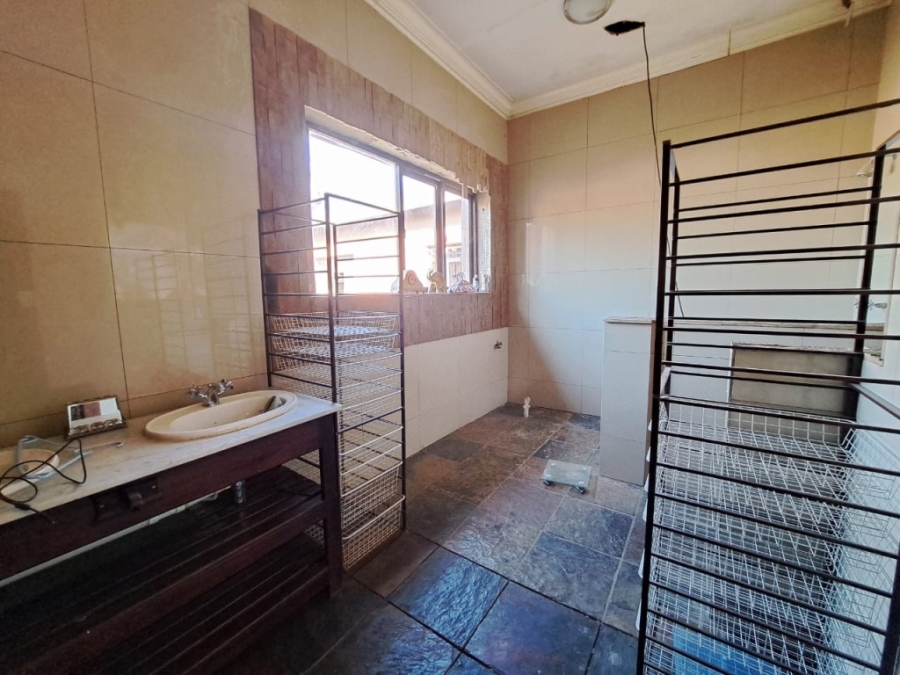 5 Bedroom Property for Sale in Salies Village Gauteng