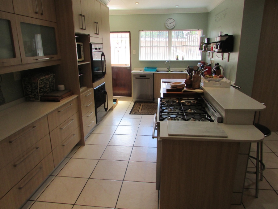 5 Bedroom Property for Sale in Greenhills Gauteng