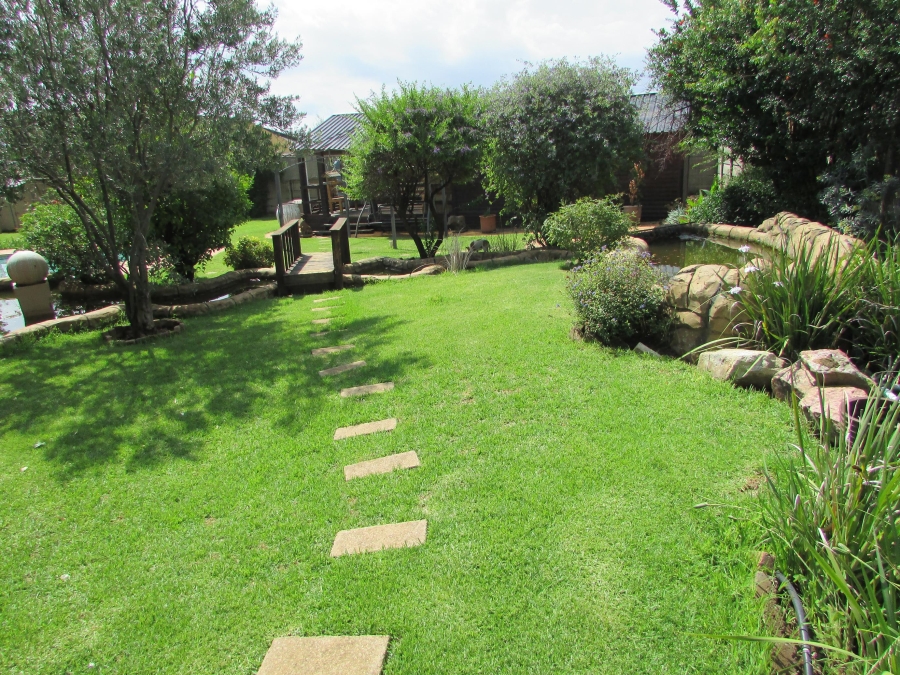 5 Bedroom Property for Sale in Greenhills Gauteng