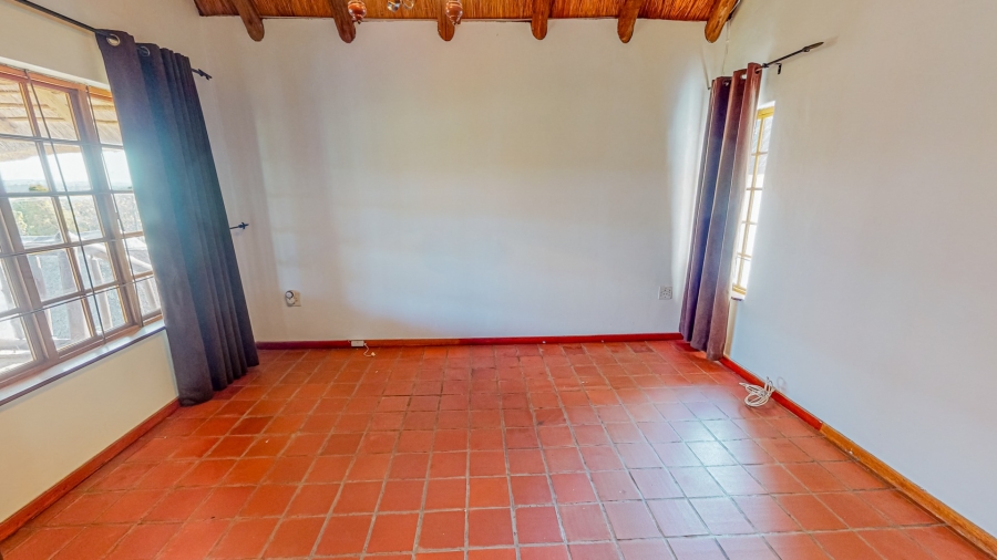 6 Bedroom Property for Sale in Waverley Gauteng