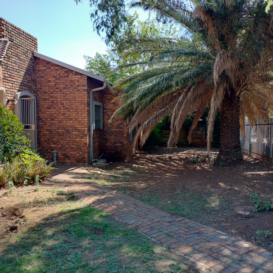 To Let 3 Bedroom Property for Rent in Mayberry Park Gauteng