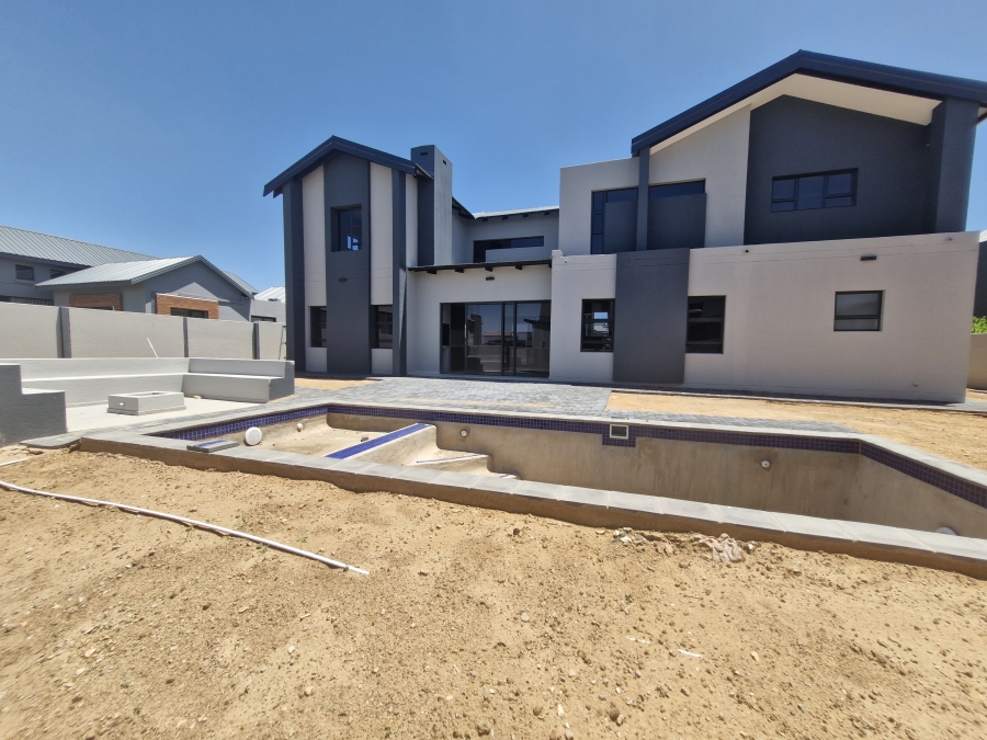 5 Bedroom Property for Sale in Six Fountains Estate Gauteng