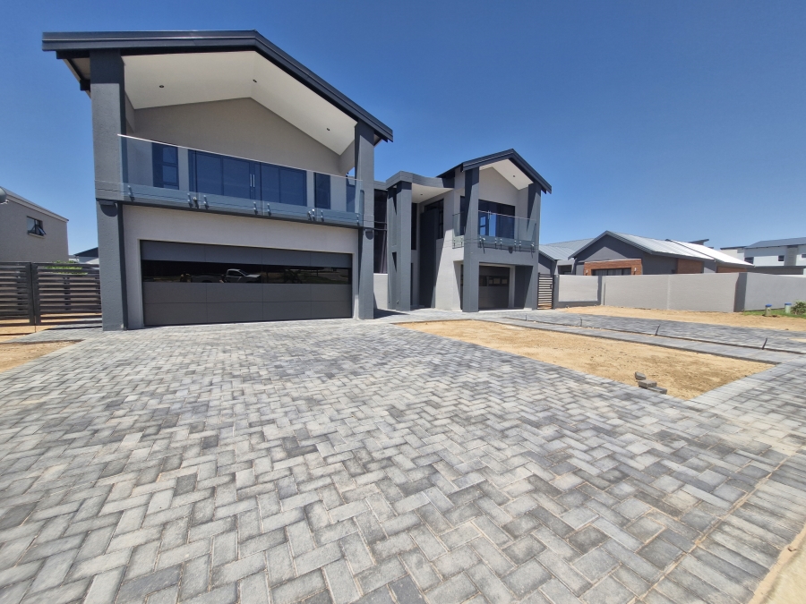 5 Bedroom Property for Sale in Six Fountains Estate Gauteng