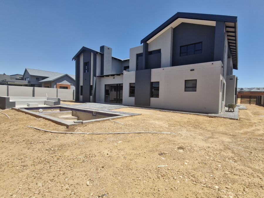 5 Bedroom Property for Sale in Six Fountains Estate Gauteng