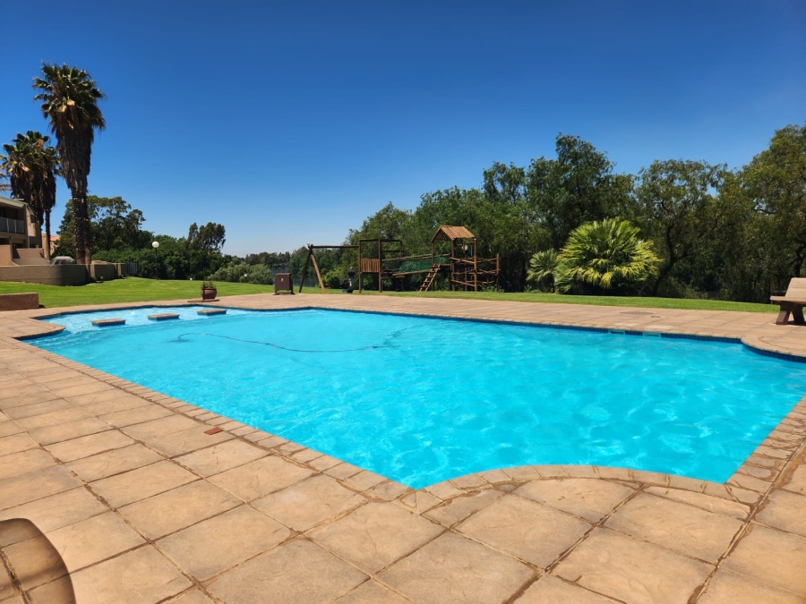 2 Bedroom Property for Sale in Rivierra Villas Gauteng