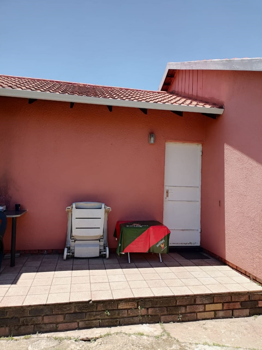 To Let 3 Bedroom Property for Rent in Norkem Park Gauteng