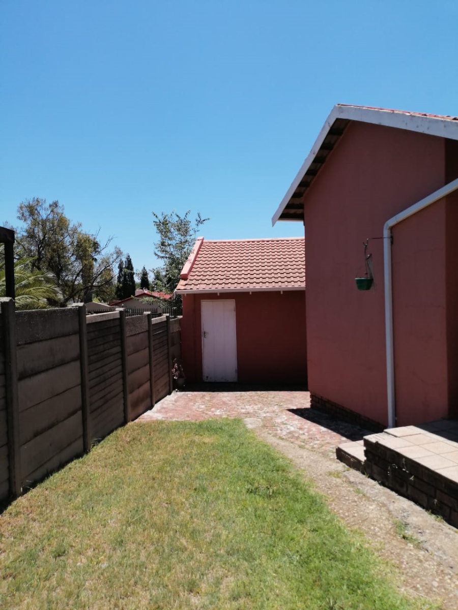 To Let 3 Bedroom Property for Rent in Norkem Park Gauteng