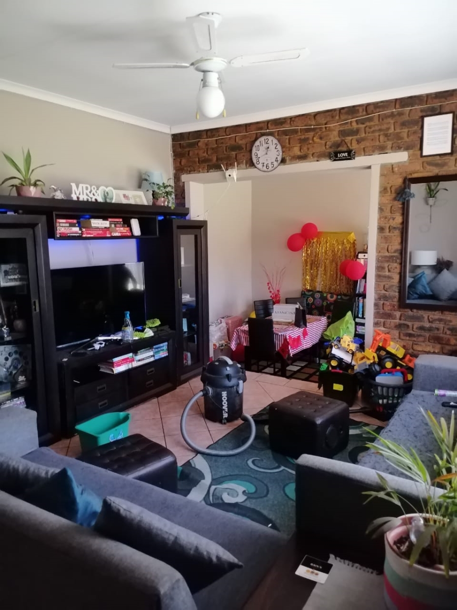 To Let 3 Bedroom Property for Rent in Norkem Park Gauteng