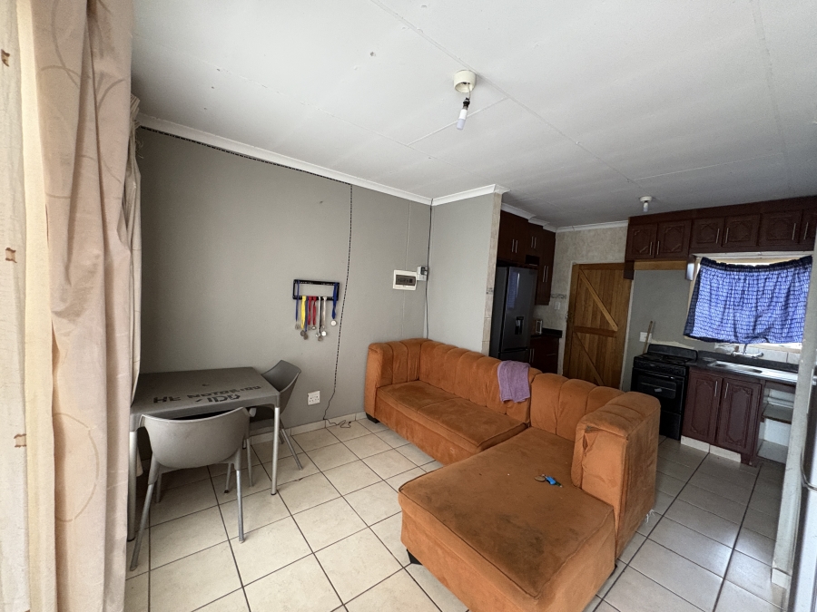 5 Bedroom Property for Sale in Rosslyn Gauteng