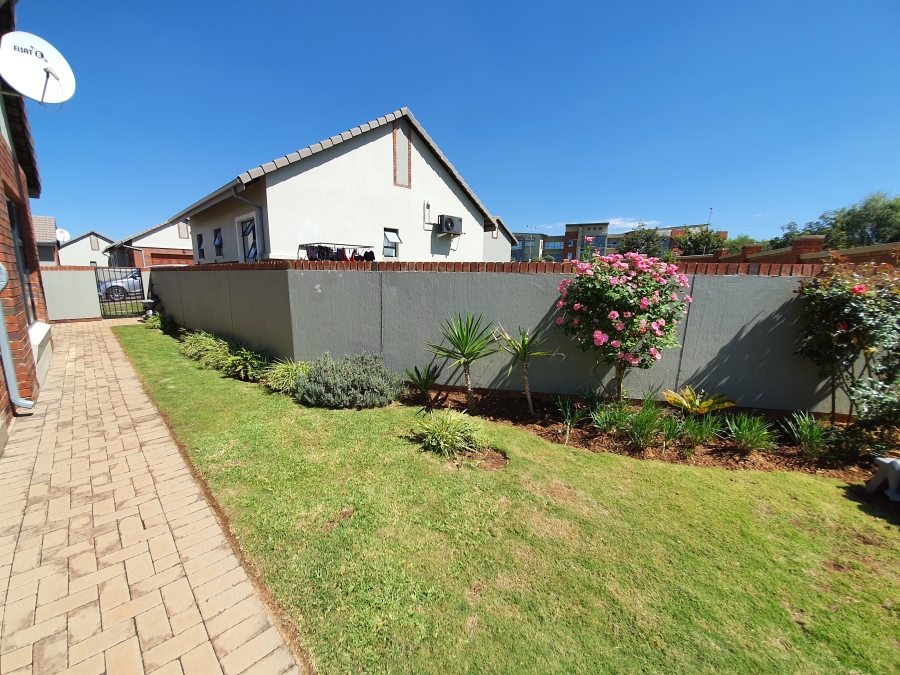 To Let 2 Bedroom Property for Rent in Meyersdal Gauteng