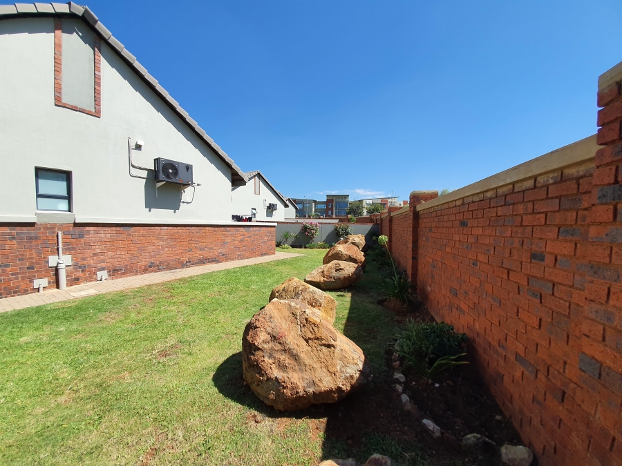 To Let 2 Bedroom Property for Rent in Meyersdal Gauteng