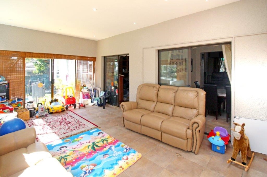 4 Bedroom Property for Sale in Glenhazel Gauteng