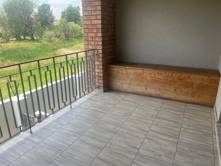 To Let 2 Bedroom Property for Rent in Noordwyk Gauteng