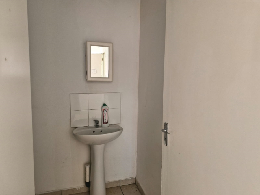 To Let 1 Bedroom Property for Rent in Newlands Gauteng